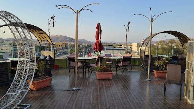 ذا بورتش المدينة المنورة من مقاهي المدينة المنورة عوائل.